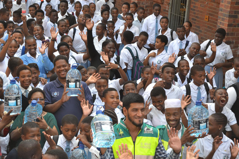 The learners at Waterloo high school together with eThekwini Deputy Mayor, local councillor and Al-Imdaad Teams during the water handover